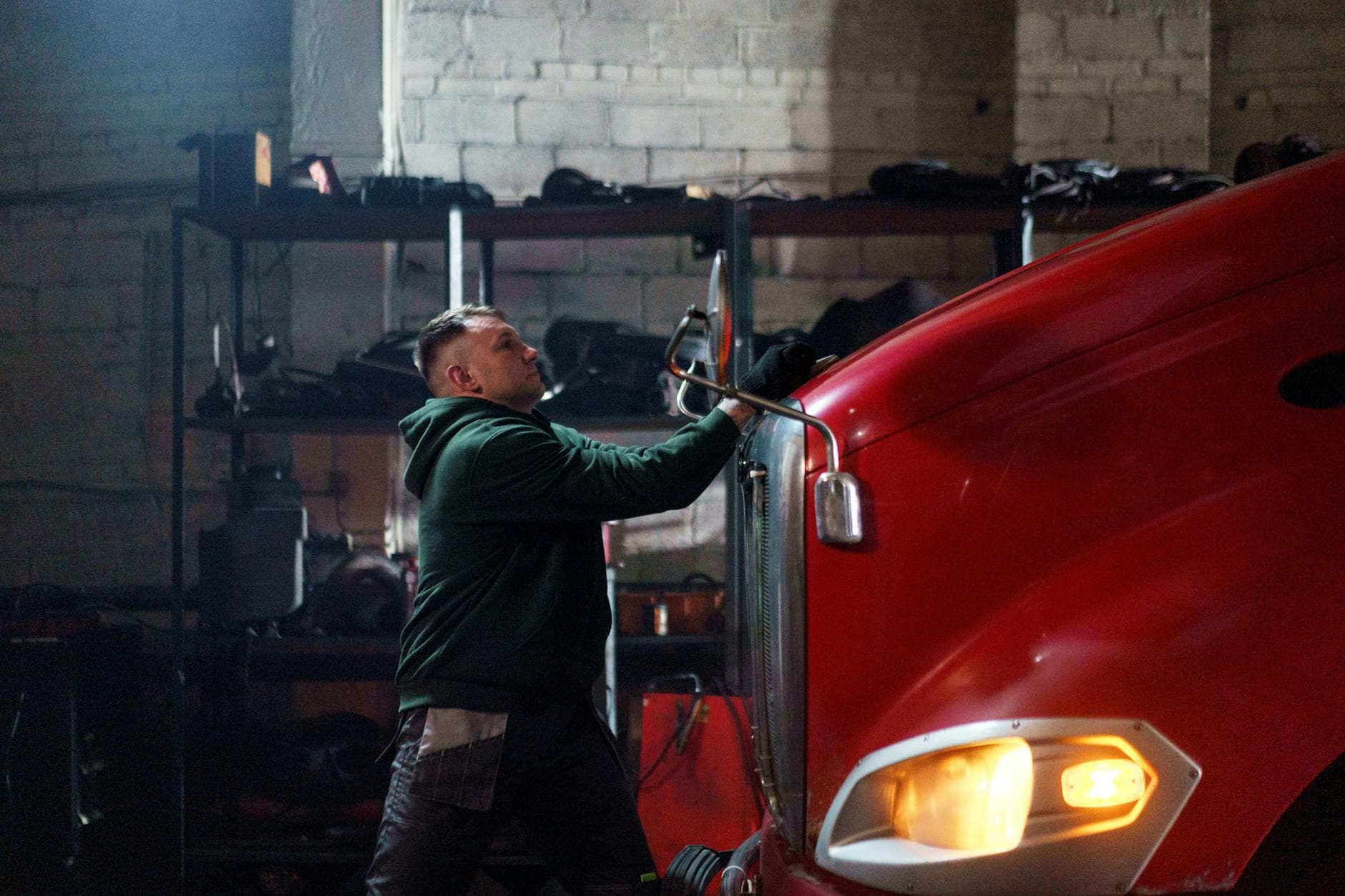Air Brake Leak Clues Drivers Should Report Before the Next Dispatch